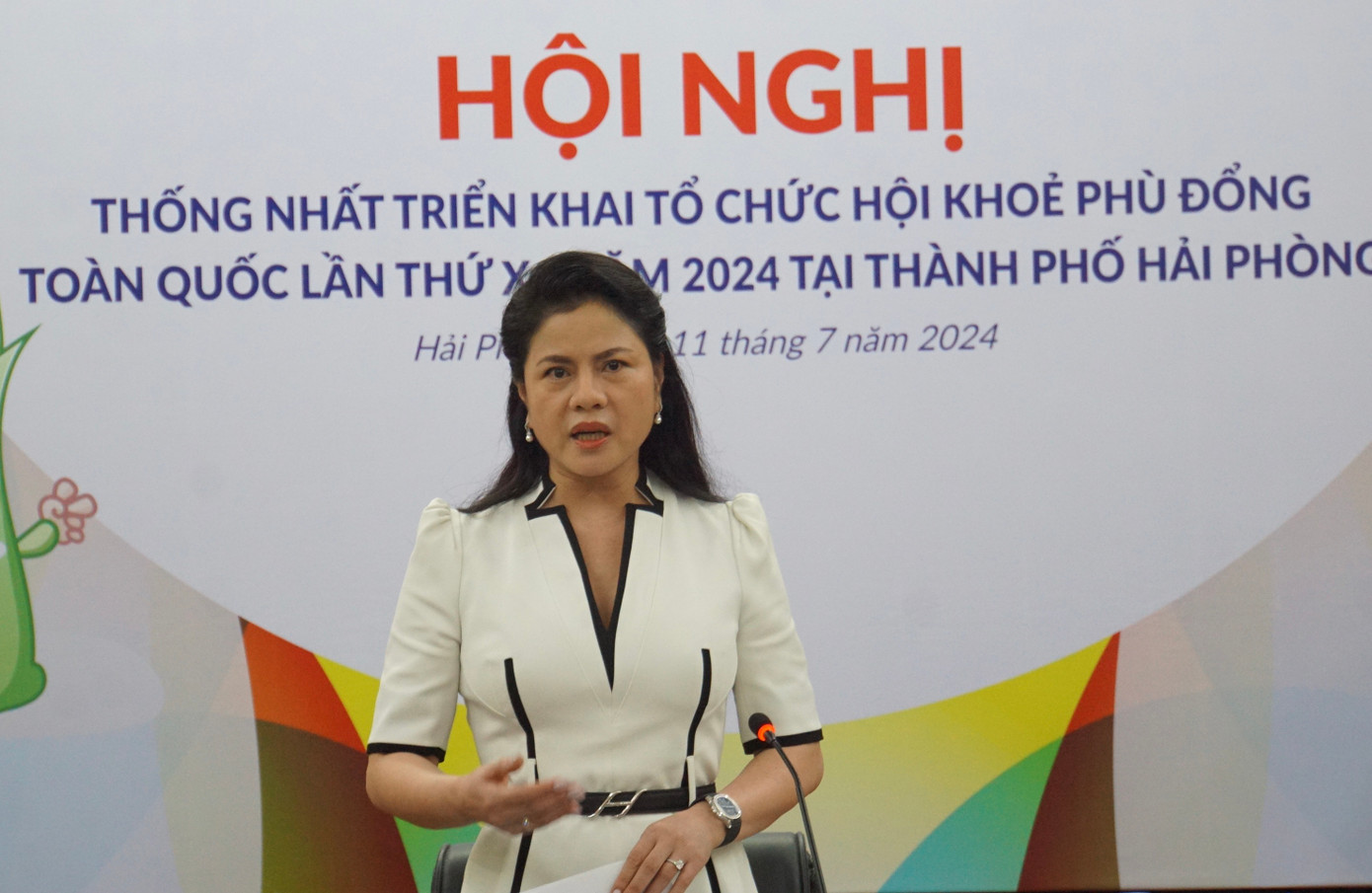 Bà Trần Thị Hoàng Mai - Giám đốc Sở Văn hóa Thể thao Hải Phòng phát biểu tại buổi họp. Bà Trần Thị Hoàng Mai - Giám đốc Sở Văn hóa Thể thao Hải Phòng phát biểu tại buổi họp.