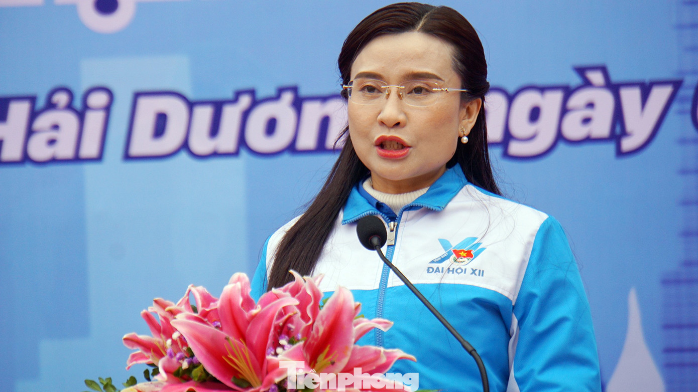 Phát biểu khai mạc, chị Nguyễn Phạm Duy Trang - Bí thư TƯ Đoàn, Chủ tịch Hội đồng Đội TƯ nhấn mạnh, với chủ đề "Thanh niên xung kích tình nguyện vì cuộc sống cộng đồng" của Tháng Thanh niên, TƯ Đoàn triển khai đồng loạt hoạt động cao điểm tình nguyện xây dựng đô thị văn minh tại 100% Đoàn cơ sở khu vực đô thị với các hoạt động: rà soát, củng cố và đảm nhận xây dựng mới các tuyến phố văn minh với các tiêu chí "Sáng - Xanh - Sạch - Đẹp - Văn Minh - An Toàn" và đồng loạt triển khai các mô hình: góc phố sạch, vỉa hè sạch, con đường bích họa, hàng cây thanh niên...