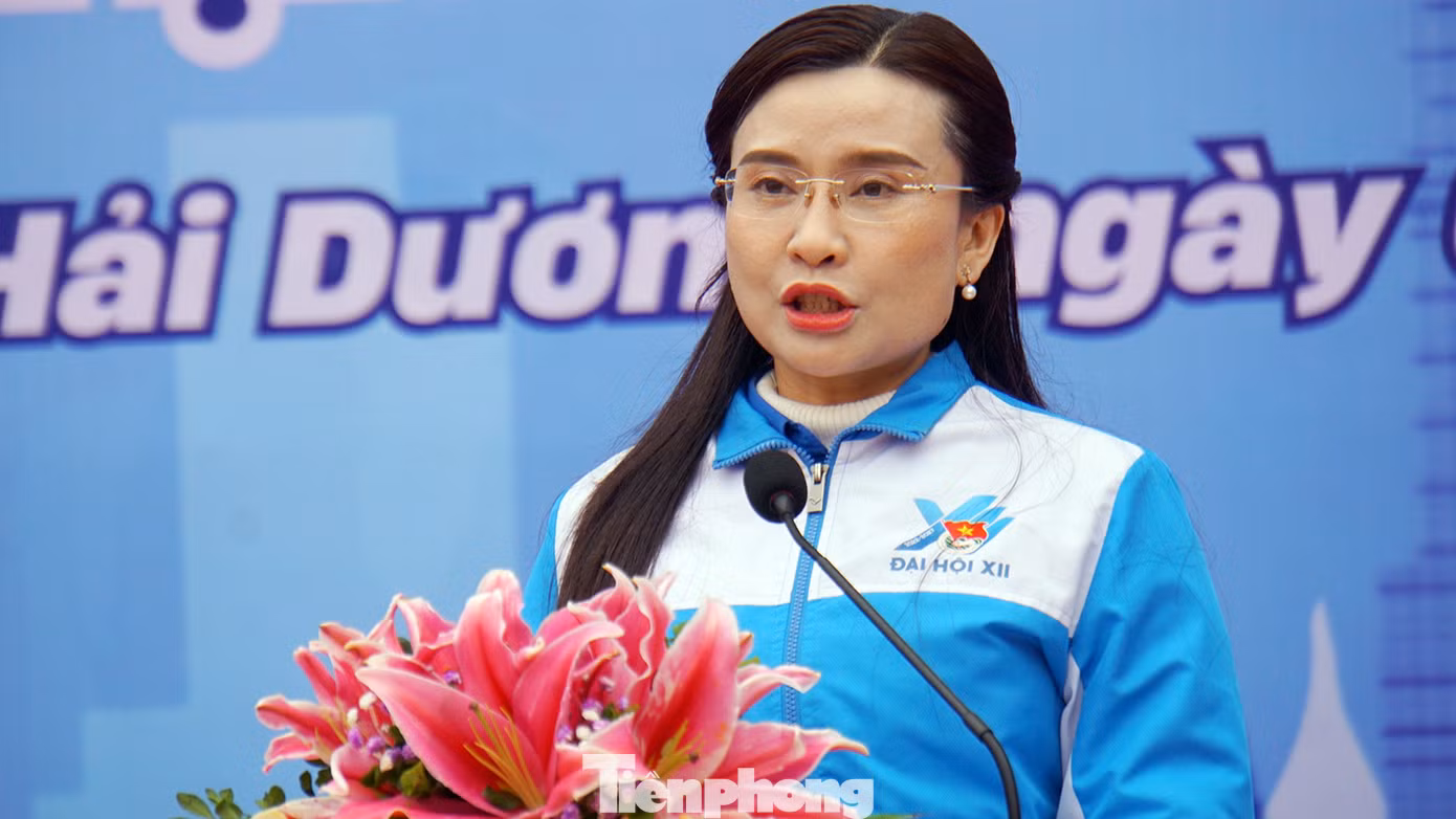Phát biểu khai mạc, chị Nguyễn Phạm Duy Trang - Bí thư TƯ Đoàn, Chủ tịch Hội đồng Đội TƯ nhấn mạnh, với chủ đề "Thanh niên xung kích tình nguyện vì cuộc sống cộng đồng" của Tháng Thanh niên, TƯ Đoàn triển khai đồng loạt hoạt động cao điểm tình nguyện xây dựng đô thị văn minh tại 100% Đoàn cơ sở khu vực đô thị với các hoạt động: rà soát, củng cố và đảm nhận xây dựng mới các tuyến phố văn minh với các tiêu chí "Sáng - Xanh - Sạch - Đẹp - Văn Minh - An Toàn" và đồng loạt triển khai các mô hình: góc phố sạch, vỉa hè sạch, con đường bích họa, hàng cây thanh niên...