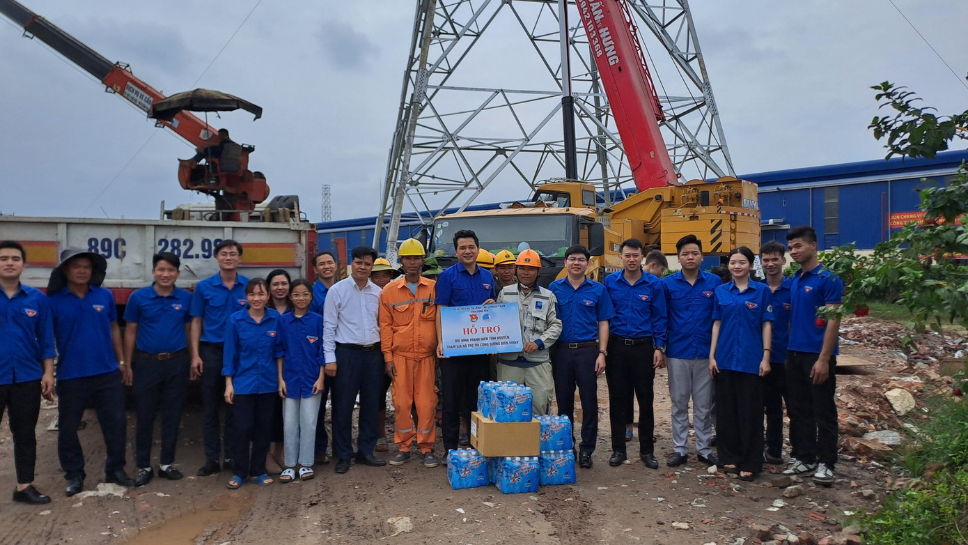 Thanh niên Hưng Yên tích cực tham gia hỗ trợ thi công đường điện 500kv mạch 3.