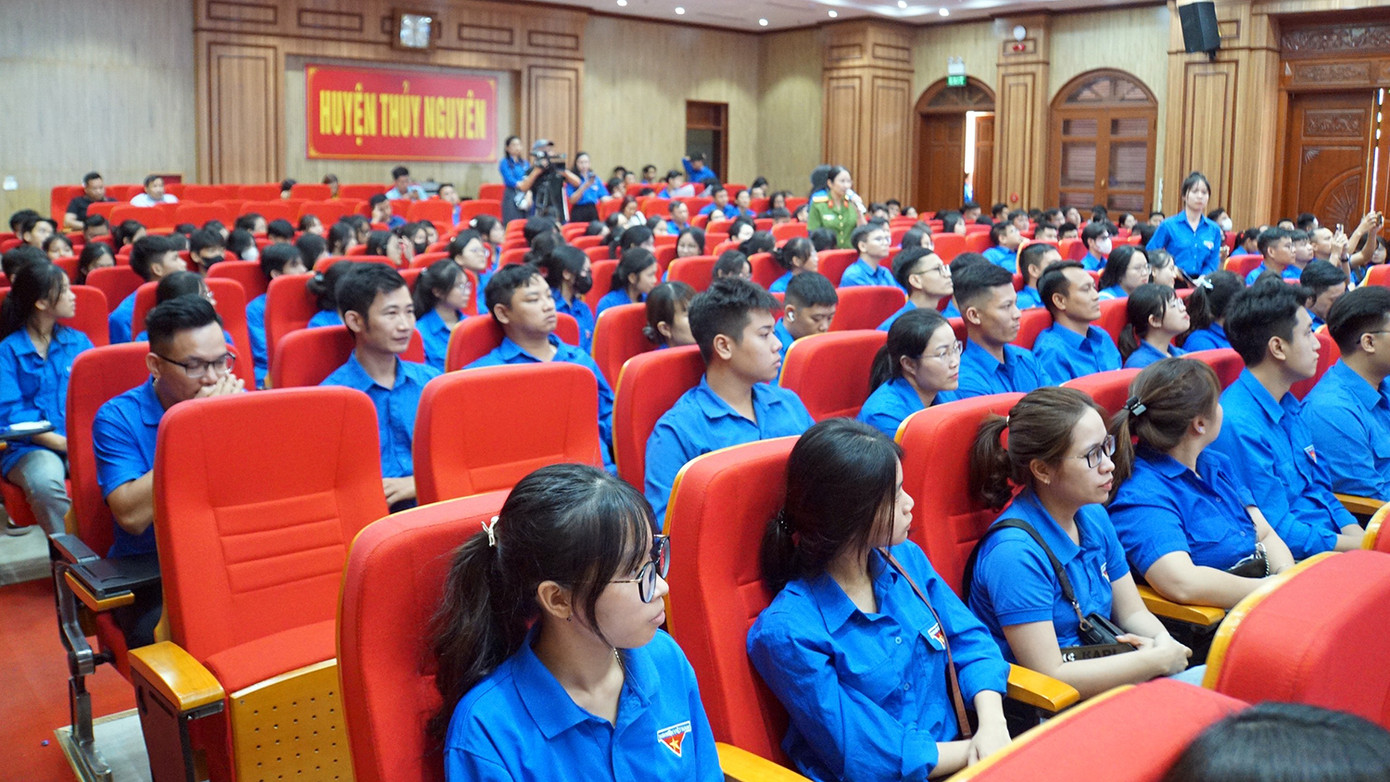 Hàng trăm cán bộ Đoàn, đoàn viên thanh niên TP Hải Phòng tham gia tập huấn.