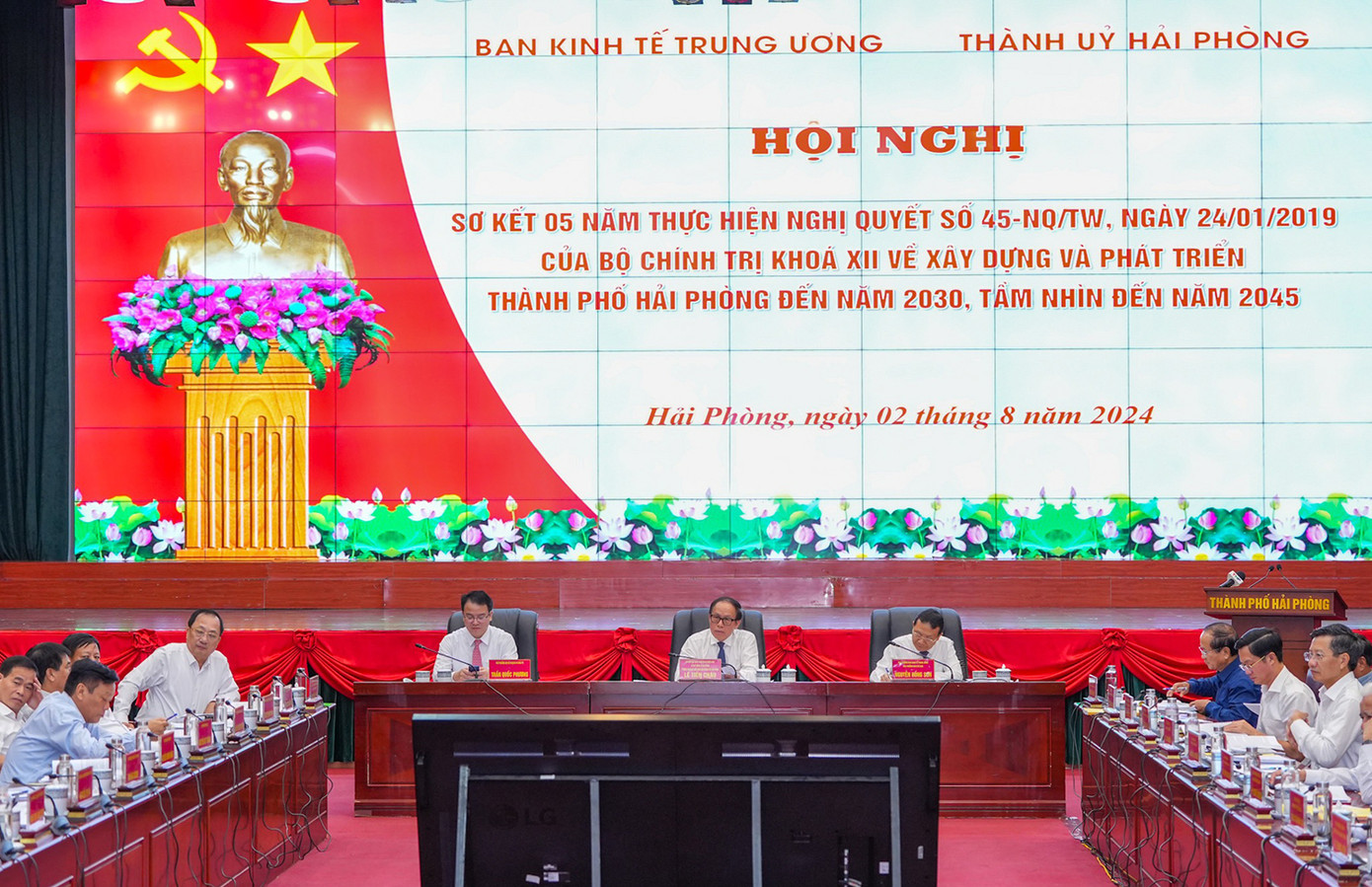Toàn cảnh hội nghị sơ kết 5 năm thực hiện Nghị quyết 45 của Bộ Chính trị về xây dựng phát triển Hải Phòng đến năm 2030, tầm nhìn đến năm 2045.
