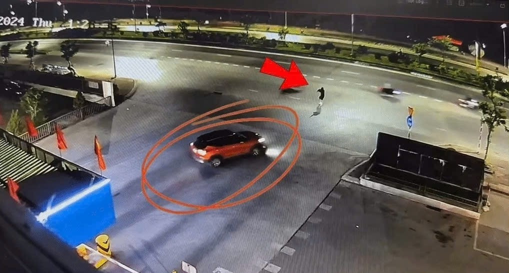 Hình ảnh cổng bến xe Vĩnh Niệm tối 17/10.