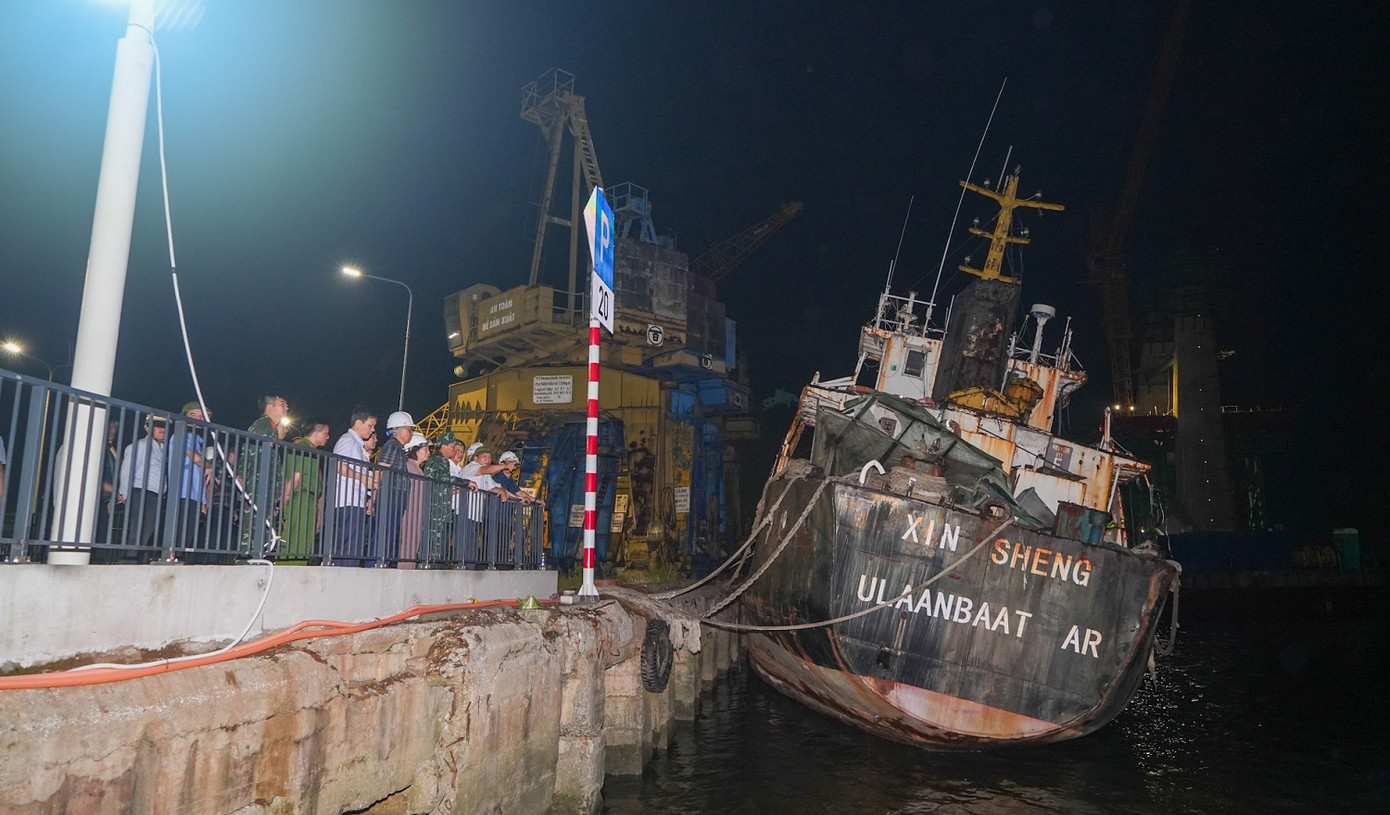 Theo UBND TP Hải Phòng, liên ngành thành phố đã tuyên truyền, hướng dẫn chủ phương tiện, thuyền trưởng của hơn 1.700 tàu thuyền về nơi neo đậu, trú bão tại các âu cảng, bến cảng thuộc địa phận các quận huyện ven biển. Theo UBND TP Hải Phòng, liên ngành thành phố đã tuyên truyền, hướng dẫn chủ phương tiện, thuyền trưởng của hơn 1.700 tàu thuyền về nơi neo đậu, trú bão tại các âu cảng, bến cảng thuộc địa phận các quận huyện ven biển.