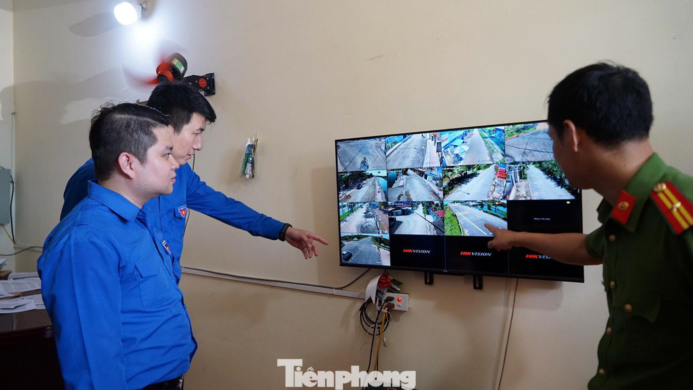 Tuyến đường camera an ninh tại xã Tây Hưng (Tiên Lãng, Hải Phòng) cũng được ra mắt khánh thành cùng ngày 21/7. Tuyến đường camera an ninh tại xã Tây Hưng (Tiên Lãng, Hải Phòng) cũng được ra mắt khánh thành cùng ngày 21/7.