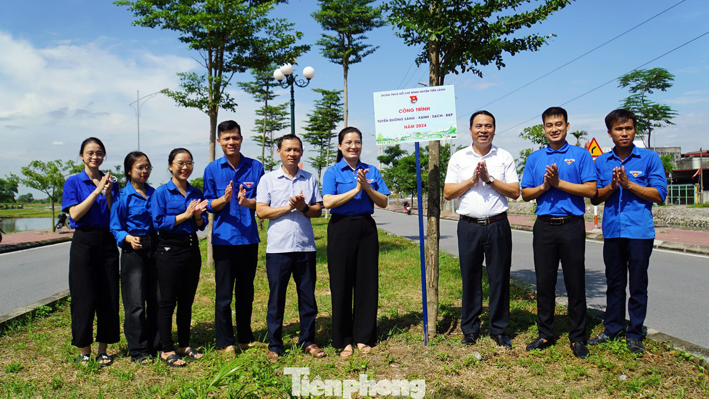 Trong ngày ra quân, Thành Đoàn Hải Phòng và Huyện Đoàn Tiên Lãng đã ra mắt công trình tuyến đường Sáng - Xanh - Sạch - Đẹp tại thị trấn Tiên Lãng và hai tuyến đường xanh thanh niên tại xã Đông Hưng, xã Nam Hưng. Trong ngày ra quân, Thành Đoàn Hải Phòng và Huyện Đoàn Tiên Lãng đã ra mắt công trình tuyến đường Sáng - Xanh - Sạch - Đẹp tại thị trấn Tiên Lãng và hai tuyến đường xanh thanh niên tại xã Đông Hưng, xã Nam Hưng.