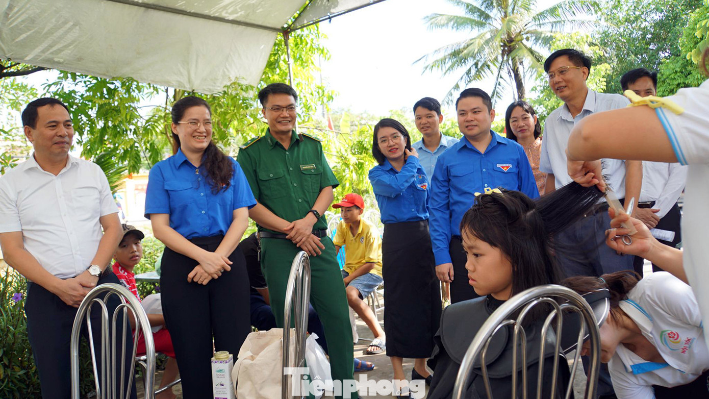 Ngày 21/7, Thành Đoàn Hải Phòng phát động ngày cao điểm "Tuổi trẻ Hải Phòng chung tay xây dựng nông thôn mới, nông thôn mới kiểu mẫu", năm 2024 nhằm chào mừng Đại hội Đại biểu Hội LHTN Việt Nam thành phố lần thứ IX, nhiệm kỳ 2024-2029. Chương trình ra quân đồng loạt tại tất cả các quận huyện trên địa bàn thành phố. Ngày 21/7, Thành Đoàn Hải Phòng phát động ngày cao điểm "Tuổi trẻ Hải Phòng chung tay xây dựng nông thôn mới, nông thôn mới kiểu mẫu", năm 2024 nhằm chào mừng Đại hội Đại biểu Hội LHTN Việt Nam thành phố lần thứ IX, nhiệm kỳ 2024-2029. Chương trình ra quân đồng loạt tại tất cả các quận huyện trên địa bàn thành phố.