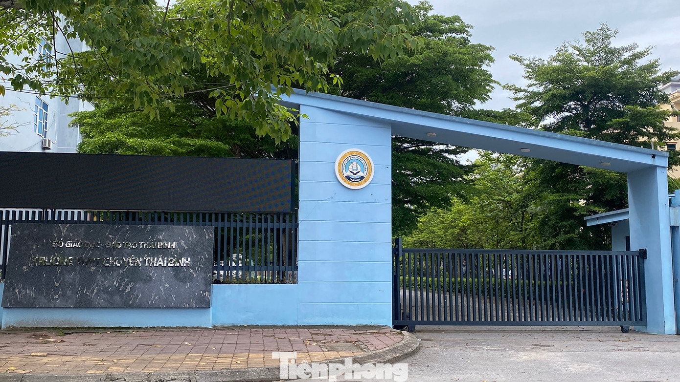 Trụ sở Trường THPT chuyên Thái Bình. Trụ sở Trường THPT chuyên Thái Bình.