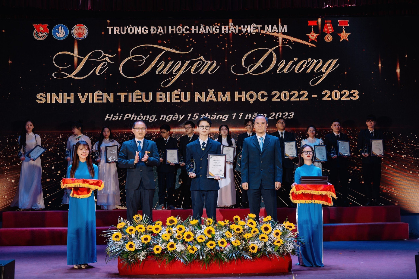 Đào Quốc Huy đạt danh hiệu "Sinh viên tiêu biểu" trường Đại học Hàng hải Việt Nam năm học 2022-2023.