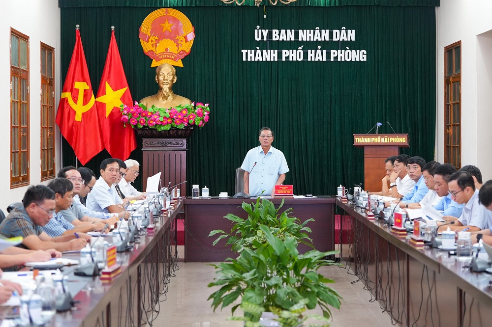 Ông Nguyễn Văn Tùng - Chủ tịch UBND TP Hải Phòng chủ trì buổi làm việc xử lý rác thải tại huyện Tiên Lãng. Ông Nguyễn Văn Tùng - Chủ tịch UBND TP Hải Phòng chủ trì buổi làm việc xử lý rác thải tại huyện Tiên Lãng.