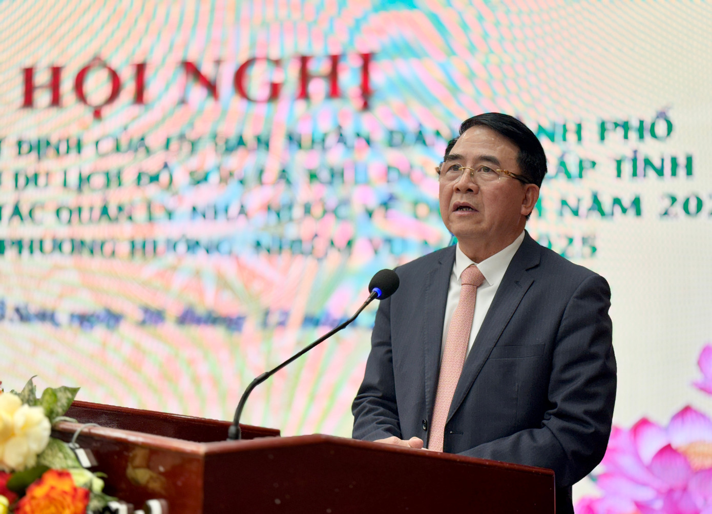 Ông Lê Khắc Nam - Phó Chủ tịch UBND thành phố Hải Phòng - phát biểu tại hội nghị. Ông Lê Khắc Nam - Phó Chủ tịch UBND thành phố Hải Phòng - phát biểu tại hội nghị.