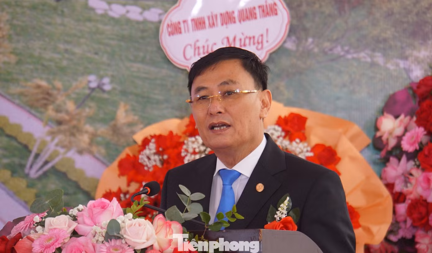 Ông Lê Văn Cường - Phó Chủ tịch UBND huyện An Dương phát biểu tại buổi lễ khởi công.