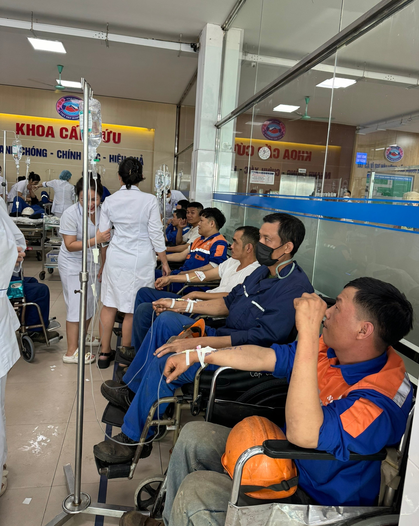 Công nhân Công ty CP đóng tàu Sông Cấm nhập viện sau bữa cơm trưa với món cá thu ngừ kho. Công nhân Công ty CP đóng tàu Sông Cấm nhập viện sau bữa cơm trưa với món cá thu ngừ kho.