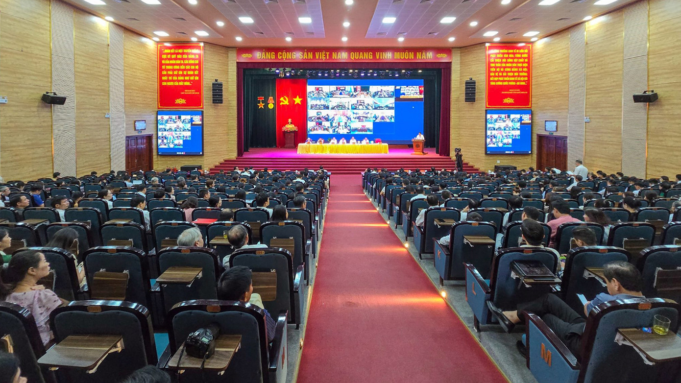 Phó Thủ tướng Trần Lưu Quang tiếp xúc cử tri tại huyện An Dương (TP Hải Phòng) ngày 2/7. Ảnh: Đ.T Phó Thủ tướng Trần Lưu Quang tiếp xúc cử tri tại huyện An Dương (TP Hải Phòng) ngày 2/7. Ảnh: Đ.T