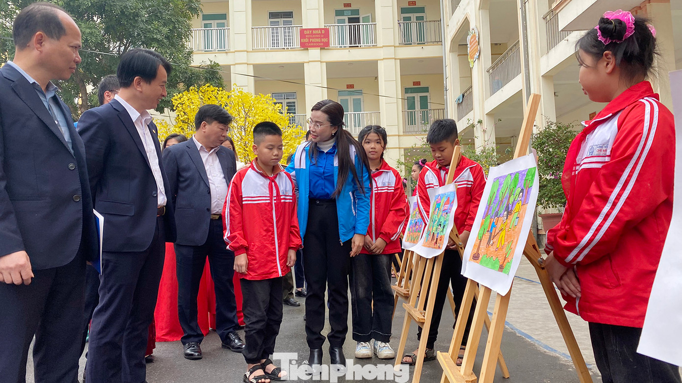 Trong ngày cao điểm, nhiều công trình cấp Trung ương, tỉnh được triển khai như: trưng bày 50 bức tranh của thiếu nhi về chủ đề Thiếu nhi xây dựng đô thị văn minh, tổ chức gian hàng đổi rác thải nhựa lấy đồ dùng học tập, cây xanh, khánh thành tuyến đường Sáng - Xanh - Sạch - Đẹp - Văn Minh - An Toàn, gắn camera an ninh, triển khai công trình con đường bích họa, khánh thành sân chơi trẻ em...