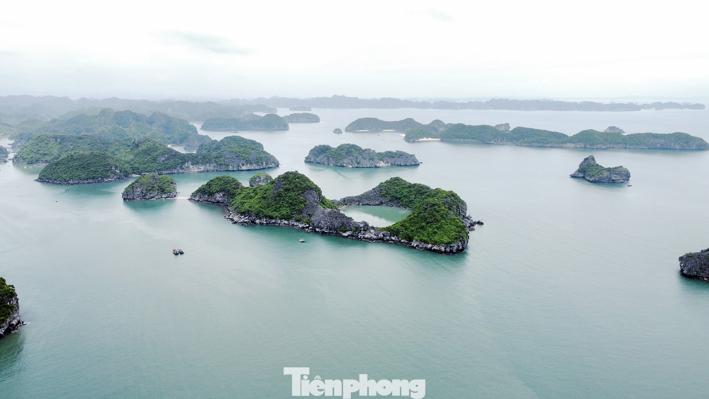 Một góc Vịnh Lan Hạ thuộc quần đảo Cát Bà, TP Hải Phòng. Một góc Vịnh Lan Hạ thuộc quần đảo Cát Bà, TP Hải Phòng.