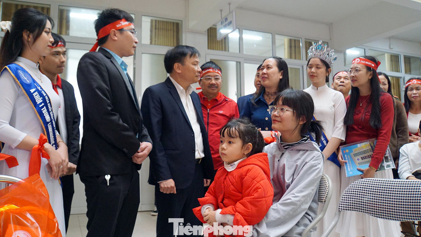 "Kể từ khi có chương trình Chủ Nhật Đỏ và Lễ hội Xuân hồng, phong trào vận động hiến máu tại Thái Bình đã duy trì, phát triển mạnh cả quy mô tổ chức, số lượng máu tiếp nhận và hỗ trợ bệnh nhân. Đến nay, mỗi năm địa phương đã vận động, thu được hàng nghìn đơn vị máu của các tình nguyện viên. Qua đó, góp phần hỗ trợ công tác điều trị cho bệnh nhân, người cần máu", ông Vũ Đức Điến nói.