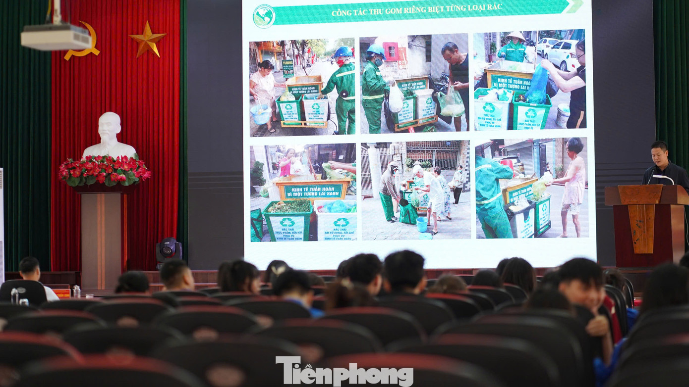 Ngày 23/11, Báo Tiền Phong phối hợp với Thành Đoàn Hải Phòng, Quận Đoàn Lê Chân tổ chức Hội nghị Tập huấn phân loại rác thải tại nguồn cho đoàn viên thanh niên thành phố tại Trường Cao đẳng Y tế Hải Phòng.