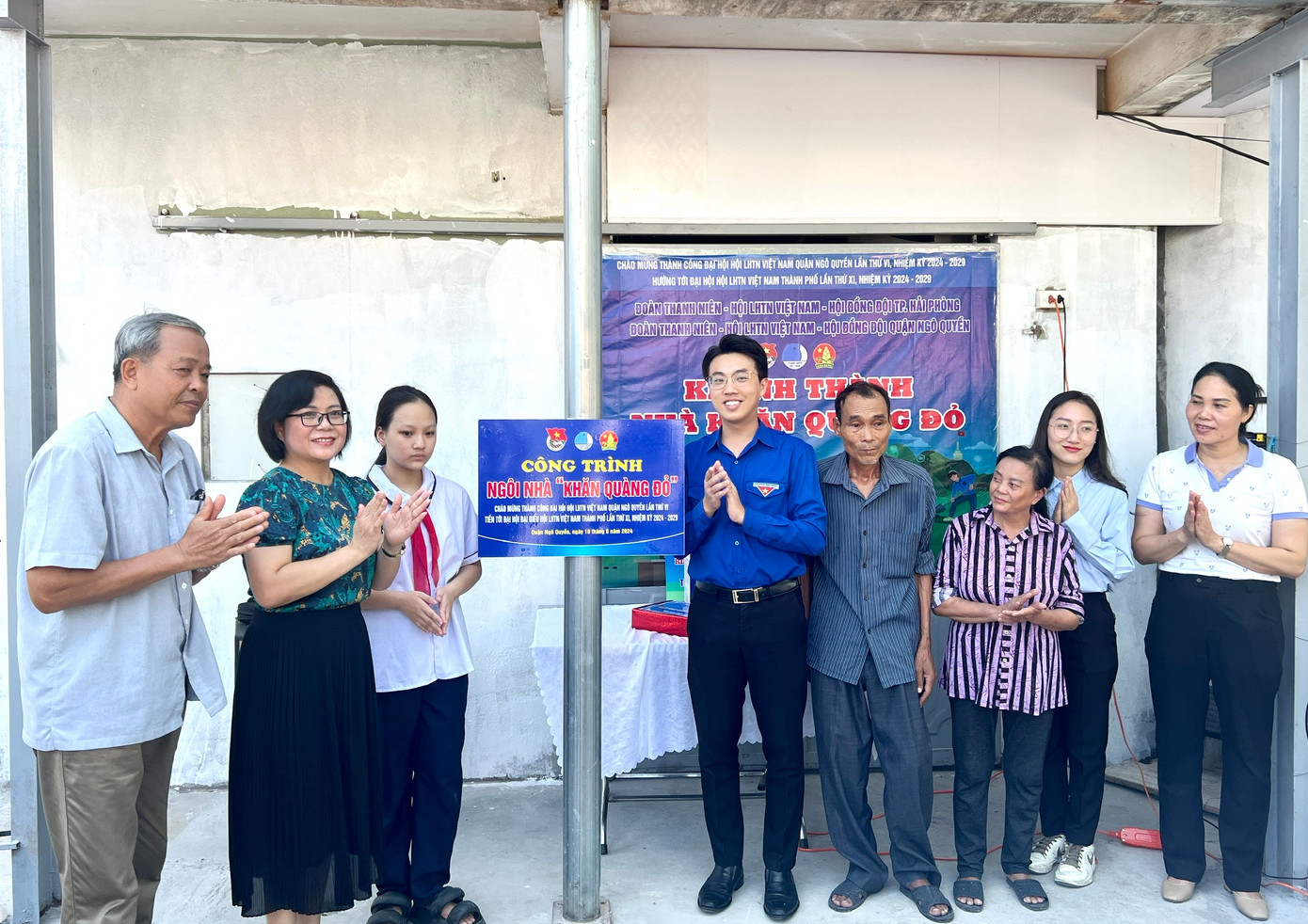 Các hội viên Hội LHTN thành phố tổ chức lễ khánh thành ngôi nhà khăn quàng đỏ. Các hội viên Hội LHTN thành phố tổ chức lễ khánh thành ngôi nhà khăn quàng đỏ.