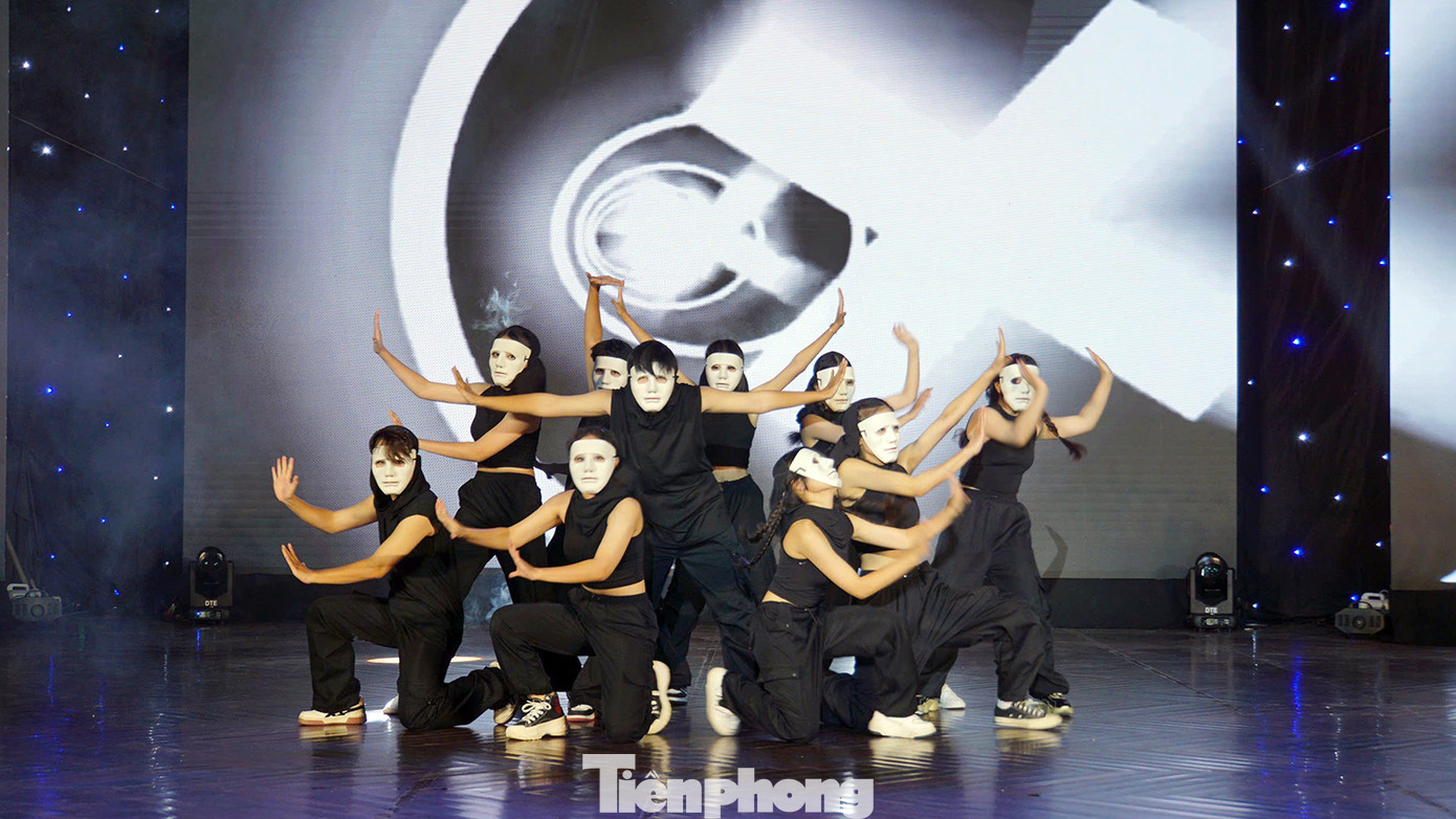 Nhiều tiết mục nhảy được dàn dựng công phu, ý tưởng gần gũi với đời sống tinh thần của giới trẻ.