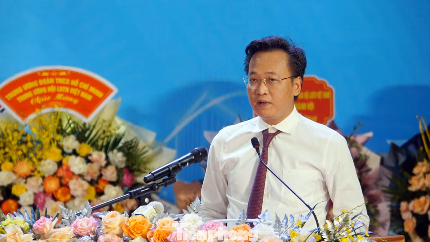 Ông Nguyễn Hữu Nghĩa - Bí thư Tỉnh ủy Hưng Yên phát biểu chỉ đạo tại Đại hội.