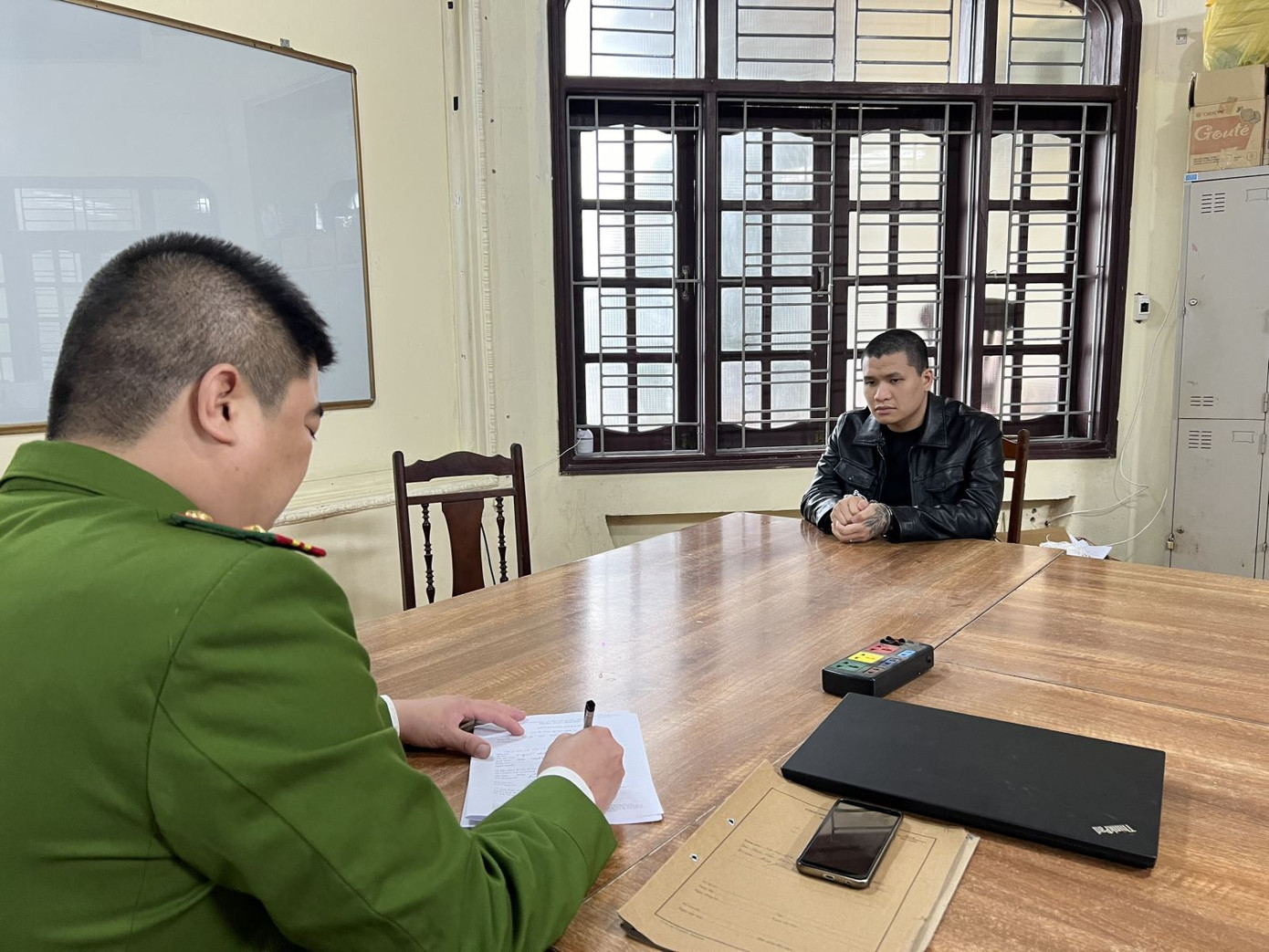 Bị can Nguyễn Anh Sơn tại cơ quan công an. Bị can Nguyễn Anh Sơn tại cơ quan công an.