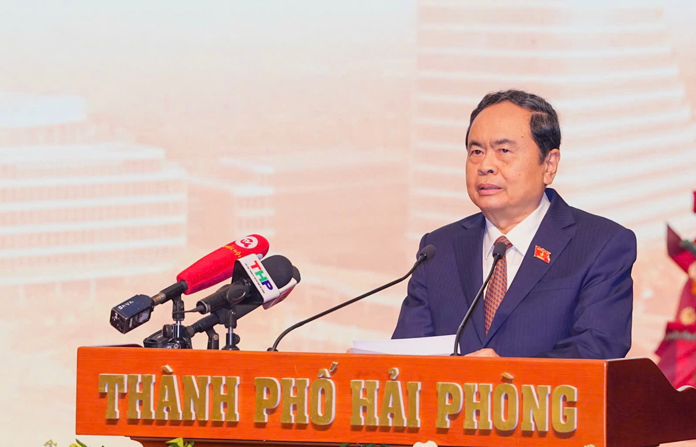 Chủ tịch Quốc hội Trần Thanh Mẫn đề nghị TP. Hải Phòng tập trung các nhiệm vụ thực hiện hiệu quả các nghị quyết. Chủ tịch Quốc hội Trần Thanh Mẫn đề nghị TP. Hải Phòng tập trung các nhiệm vụ thực hiện hiệu quả các nghị quyết.