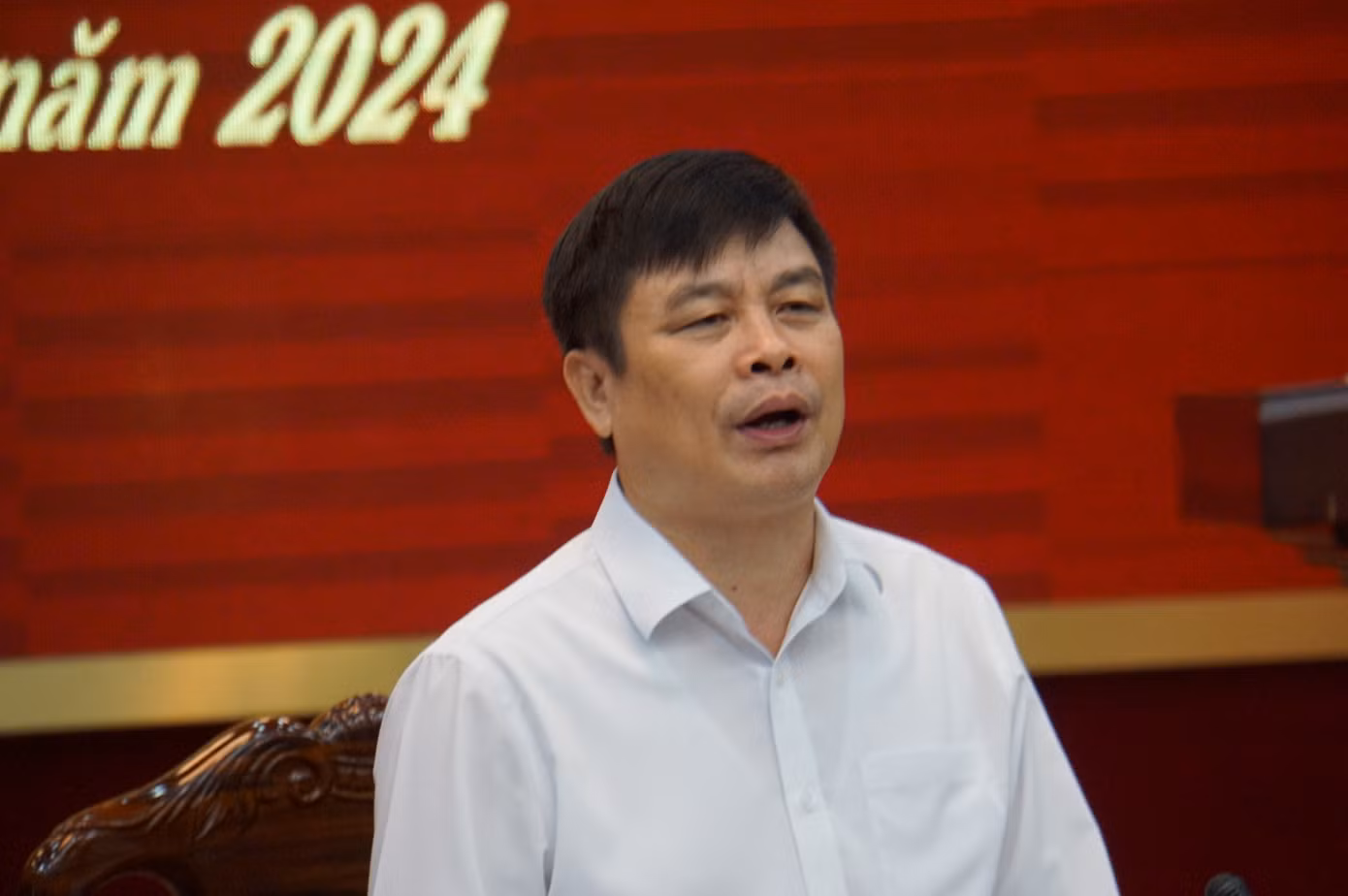 Ông Phạm Văn Nghiêm - Phó Chủ tịch UBND tỉnh Thái Bình gửi lời xin lỗi tới các em học sinh, phụ huynh và nhân dân Thái Bình. Ông Phạm Văn Nghiêm - Phó Chủ tịch UBND tỉnh Thái Bình gửi lời xin lỗi tới các em học sinh, phụ huynh và nhân dân Thái Bình.