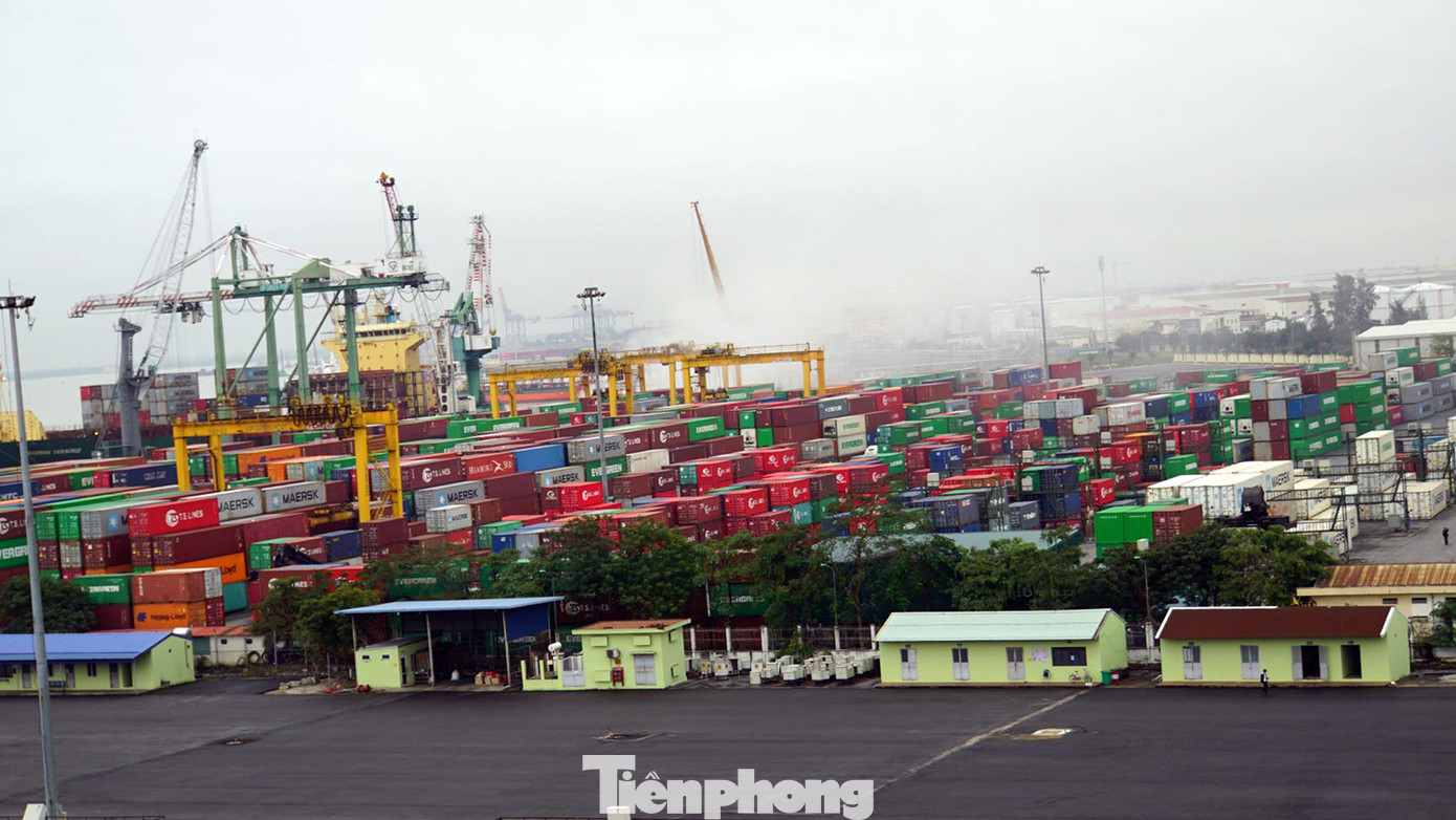 Một góc cảng cửa khẩu Đình Vũ, TP Hải Phòng.