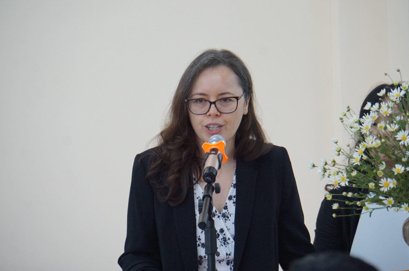 Bà Justyna Pabian giao lưu với sinh viên Đại học Hàng hải Việt Nam. Bà Justyna Pabian giao lưu với sinh viên Đại học Hàng hải Việt Nam.