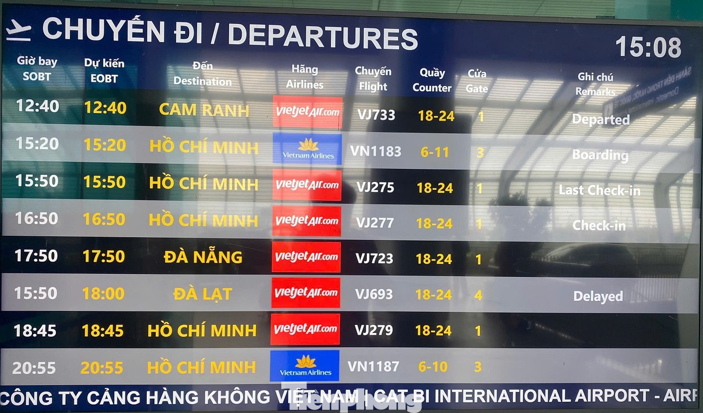 Trong ngày 6/9, Cảng Hàng không quốc tế Cát Bi chỉ có một số chuyến bay đi và đến TPHCM, Đà Nẵng, Khánh Hòa, Đà Lạt. Chuyến muộn nhất trong ngày rời sân bay Cát Bi lúc 20h55.