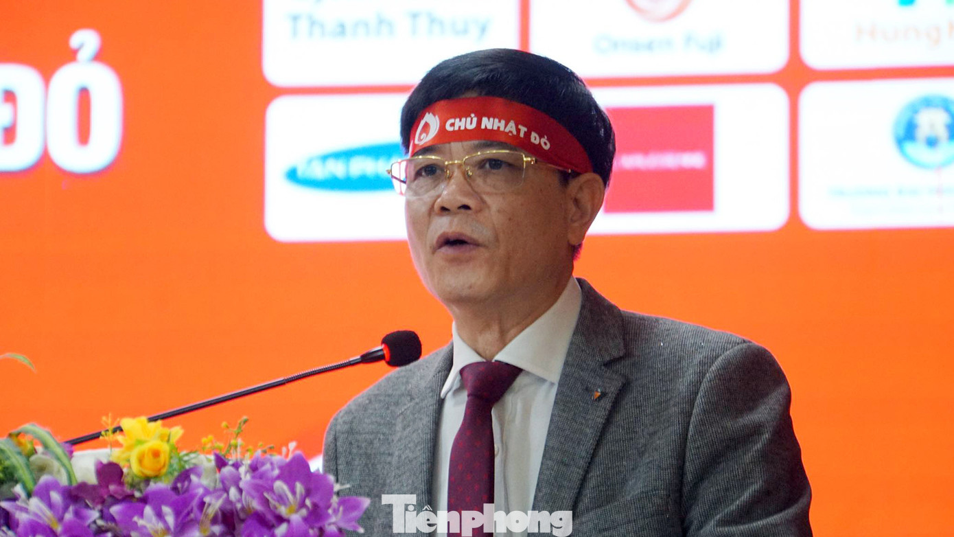 Dự ngày hội hiến máu, có ông Trần Quốc Chinh - PGĐ Sở Y tế Hải Phòng, bà Nguyễn Thị Hiên - Bí thư Đảng ủy, Chủ tịch Hội đồng trường, đại diện lãnh đạo Hội chữ Thập đỏ, Bệnh viện Hữu nghị Việt Tiệp, Thành Đoàn Hải Phòng... Phát biểu hưởng ứng ngày hội, TS. Trần Quốc Tuấn - Phó Hiệu trưởng nhà trường kêu gọi toàn thể nhân viên, cán bộ, giảng viên nhà trường và các bạn trẻ, sinh viên tiếp tục phát huy tinh thần tình nguyện hiến máu cứu người.