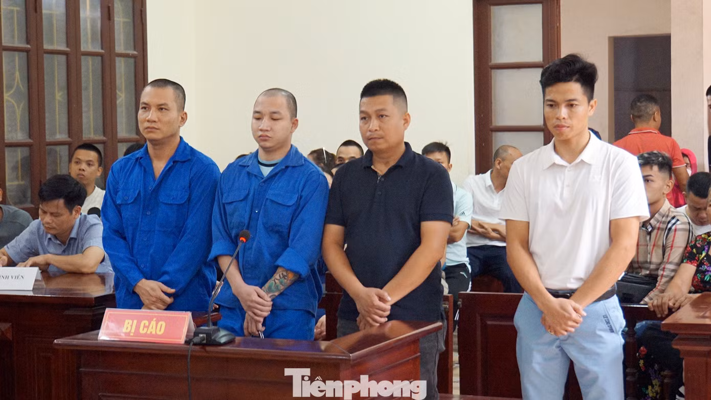 Bốn bị cáo tại tòa. Bốn bị cáo tại tòa.