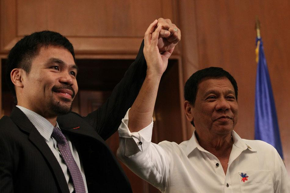 Ông Duterte và Thượng nghị sĩ Emmanuel "Manny" Pacquiao. Ảnh: ABS-CBN