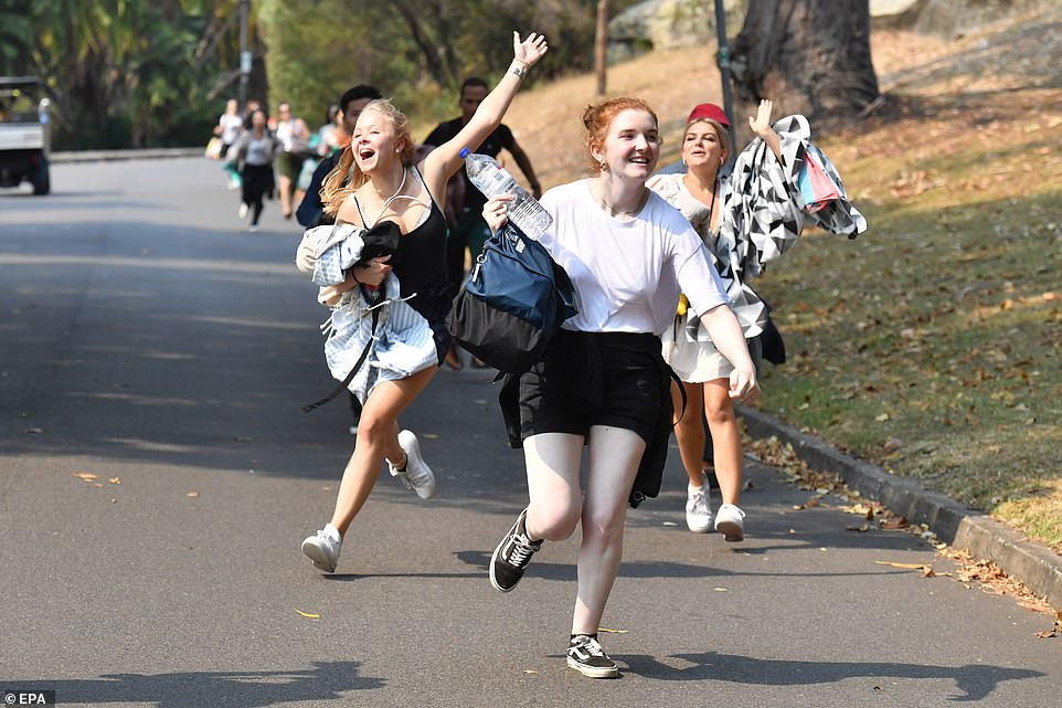 Châu Á bước sang năm mới 2020 ảnh 25