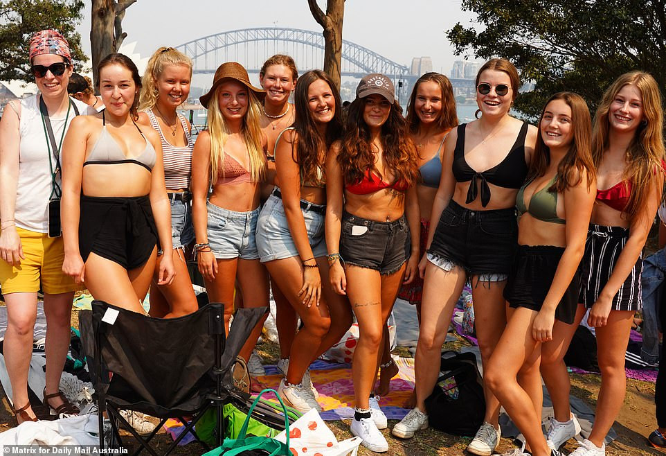 Châu Á bước sang năm mới 2020 ảnh 26