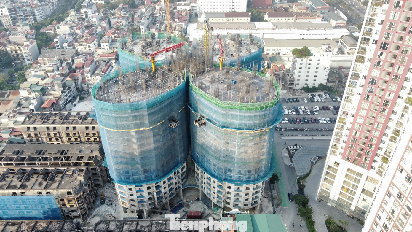 Tòa nhà được thiết kế theo biểu tượng hình cánh hoa.