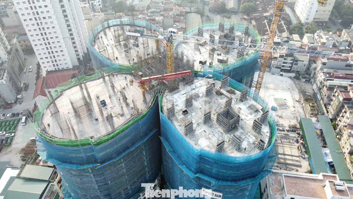 Dự án có tổng quy mô 3,67ha, gồm 4 tòa chung cư cao tầng với 1.824 căn hộ và 45 căn nhà ở thấp tầng; Tổng vốn đầu tư là 3.947 tỷ đồng, trong đó vốn góp nhà đầu tư chỉ 789 tỷ đồng còn lại là vốn vay và vốn huy động hợp pháp khác của nhà đầu tư.