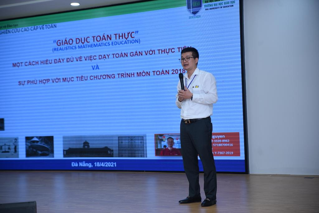 PGS. TS Nguyễn Tiến Trung nhận định rằng đào tạo Toán học ở Việt Nam hiện còn ít chú trọng đến tư duy và cách vận dụng vào cuộc sống. PGS. TS Nguyễn Tiến Trung nhận định rằng đào tạo Toán học ở Việt Nam hiện còn ít chú trọng đến tư duy và cách vận dụng vào cuộc sống.
