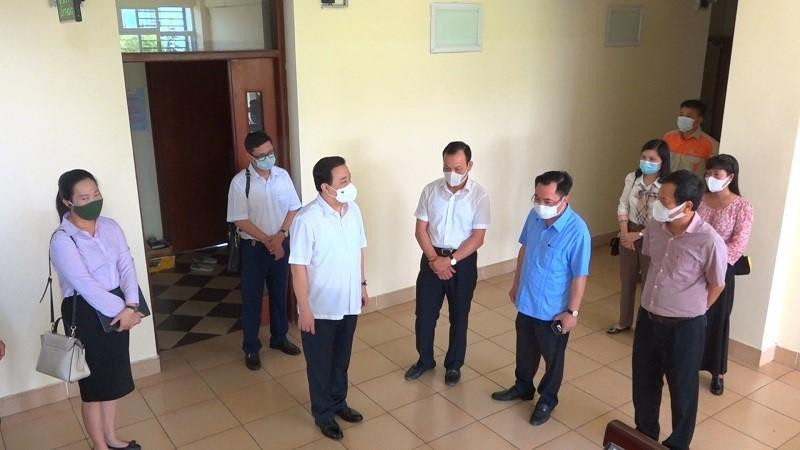 Đoàn công tác của TP. Hà Nội kiểm tra phòng cách ly tại cơ sở đào tạo trường ĐH FPT tại Hòa Lạc. Đoàn công tác của TP. Hà Nội kiểm tra phòng cách ly tại cơ sở đào tạo trường ĐH FPT tại Hòa Lạc.