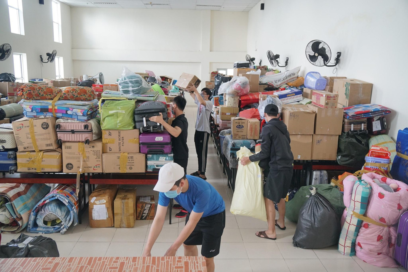 Khu nhà K-L của KTX với sức chứa 2500 người sẽ làm chỗ ở tạm thời cho sinh viên. Ảnh: TDT