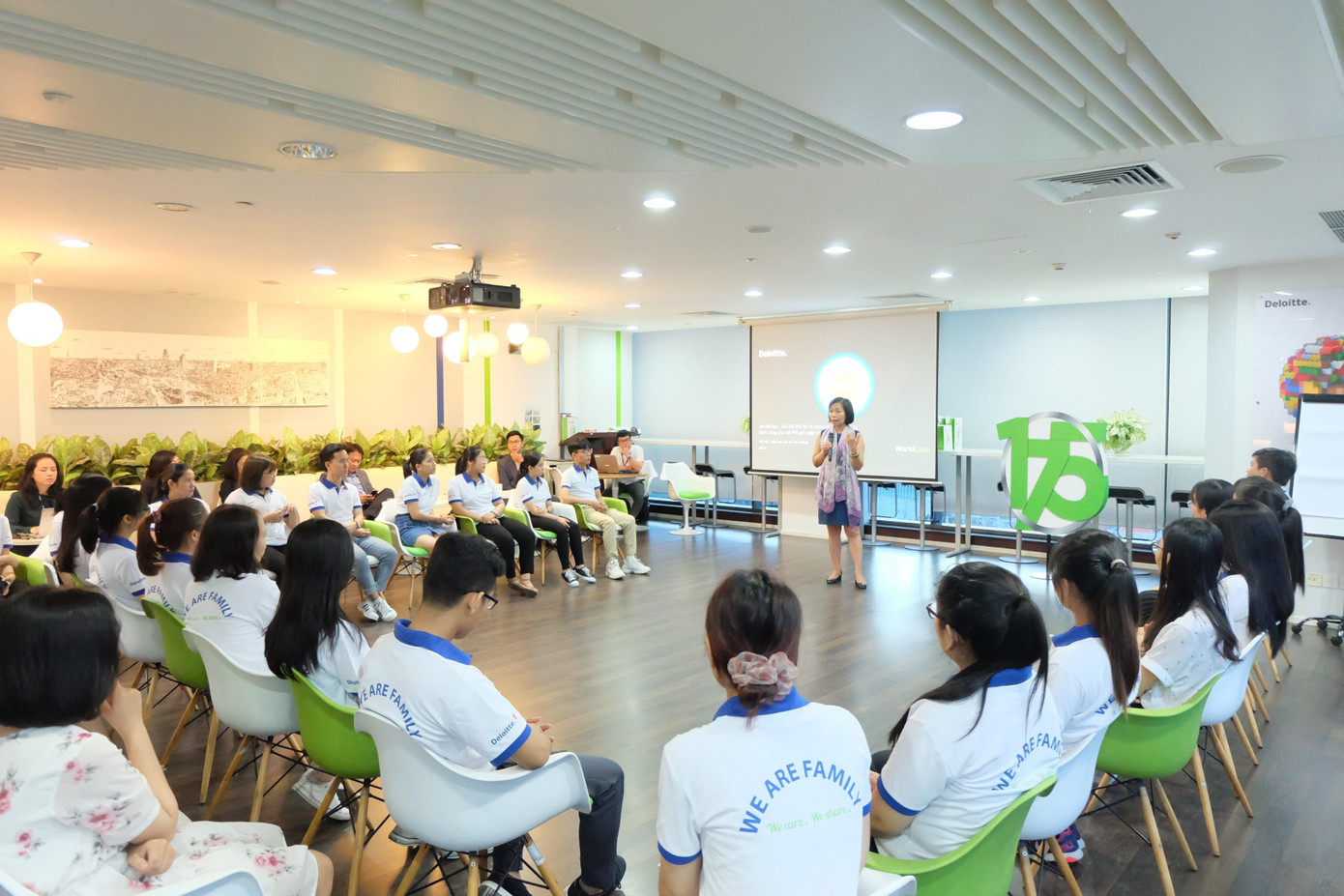 Các hoạt động kết nối, chia sẻ dành cho thành viên LUYF với sự tham dự của các chuyên gia Deloitte. (Ảnh tư liệu của Deloitte, ghi lại hoạt động các mùa trước)