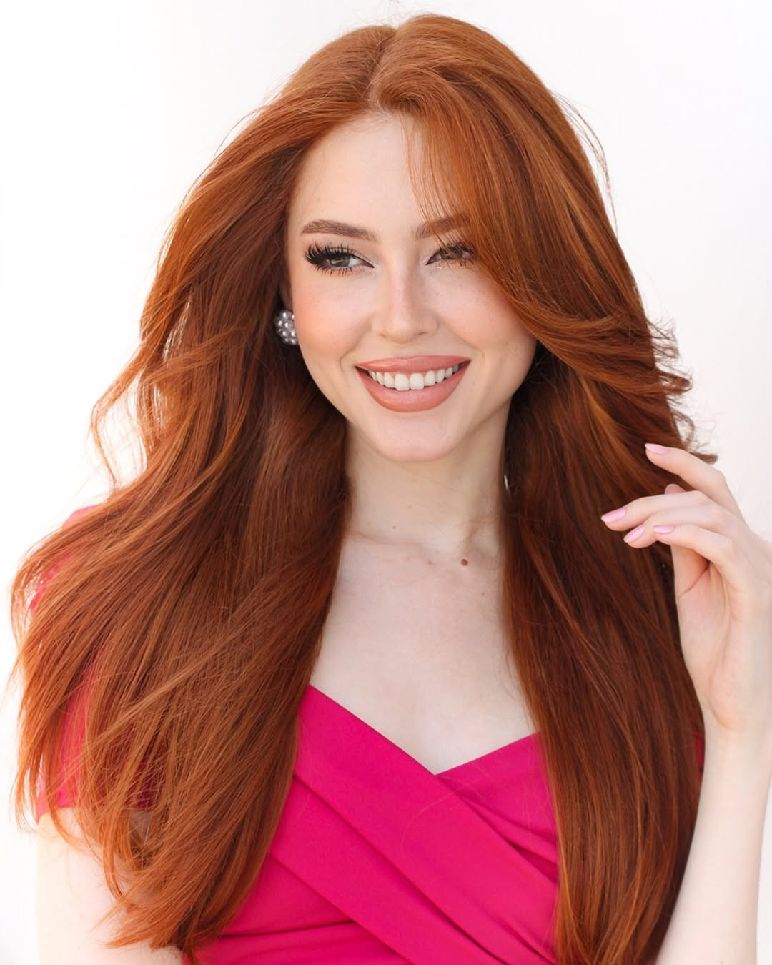 Đại diện Puerto Rico - Valeria Pérez, được đánh giá là ứng viên tiềm năng. Cô 23 tuổi, là giáo viên có bằng cử nhân Sinh học, đang theo học thạc sĩ Công nghệ Y khoa và thông thạo 4 ngôn ngữ. Valeria đã giành chiến thắng phần thi dự án nhân ái của khu vực châu Mỹ, lọt vào top 24 phần thi tài năng. Người đẹp gây ấn tượng với vẻ đẹp sắc sảo, mái tóc đỏ cá tính.