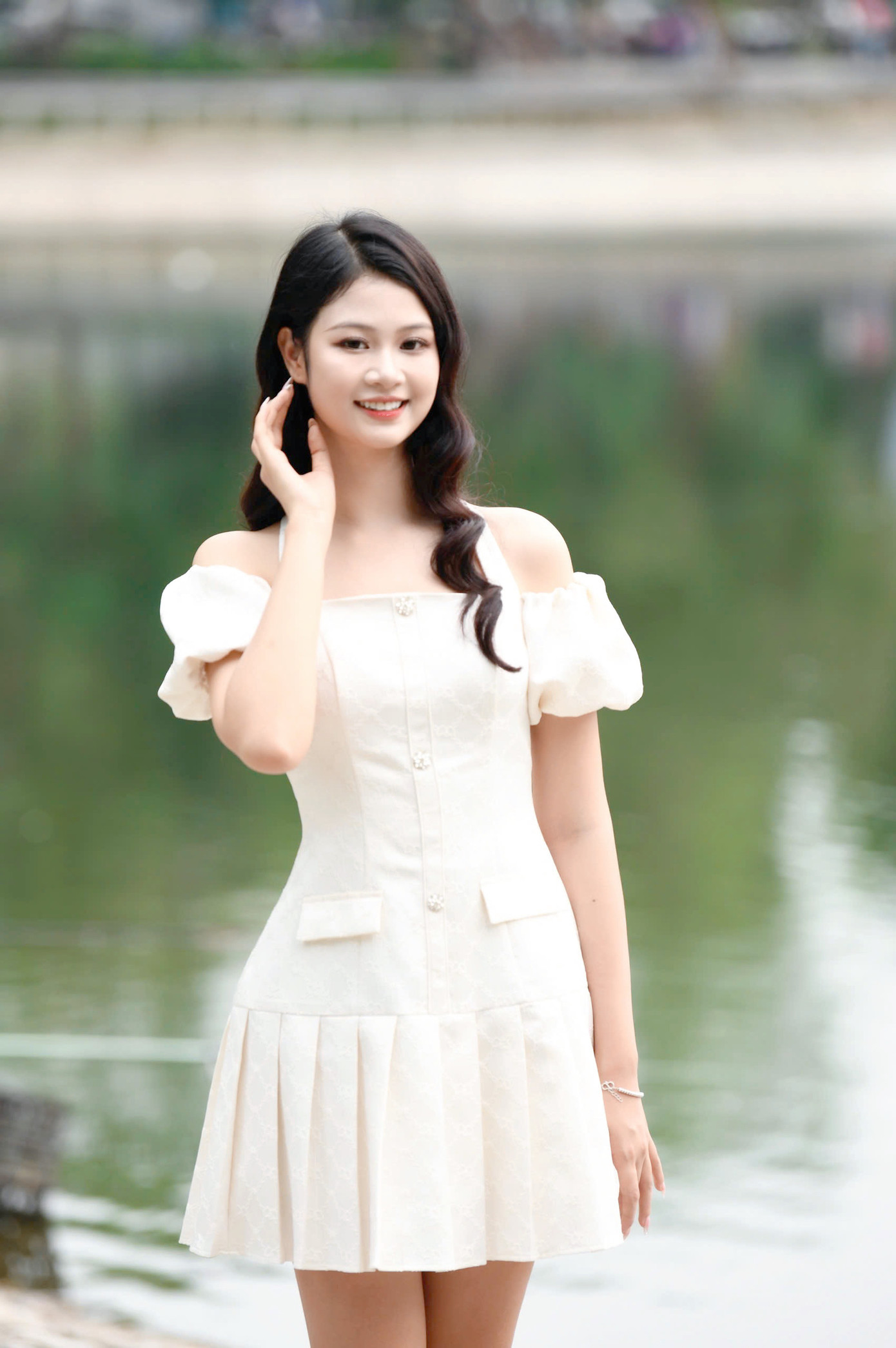 Phương Linh cho rằng bất kỳ thí sinh nào được xướng tên vào top 5 đều xứng đáng vì mọi người đã cố gắng hết mình. “Để lựa chọn ra top 5 là điều khó khăn. Tôi hy vọng may mắn sẽ mỉm cười với mình và được xướng tên trong top 5”, cô nói.