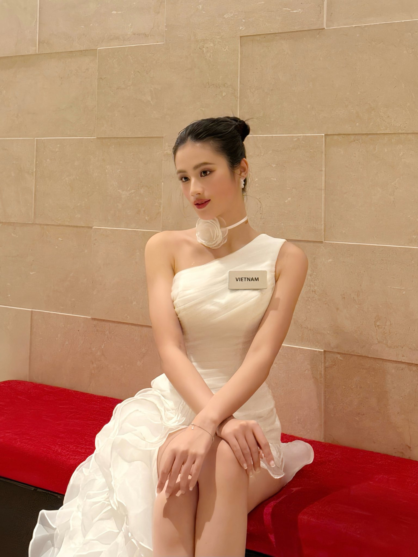 Ý Nhi tại cuộc thi Hoa hậu Thế giới. Ý Nhi tại cuộc thi Hoa hậu Thế giới.