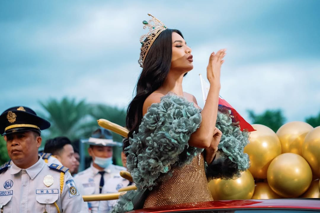 Trên trang cá nhân, Christine Juliane Opiaz đã cập nhật danh hiệu Miss Grand International 2024. Cô cũng khẳng định: "Tôi là Christine Juliane Opiaz, Hoa hậu Hòa bình đầu tiên đến từ Philippines".