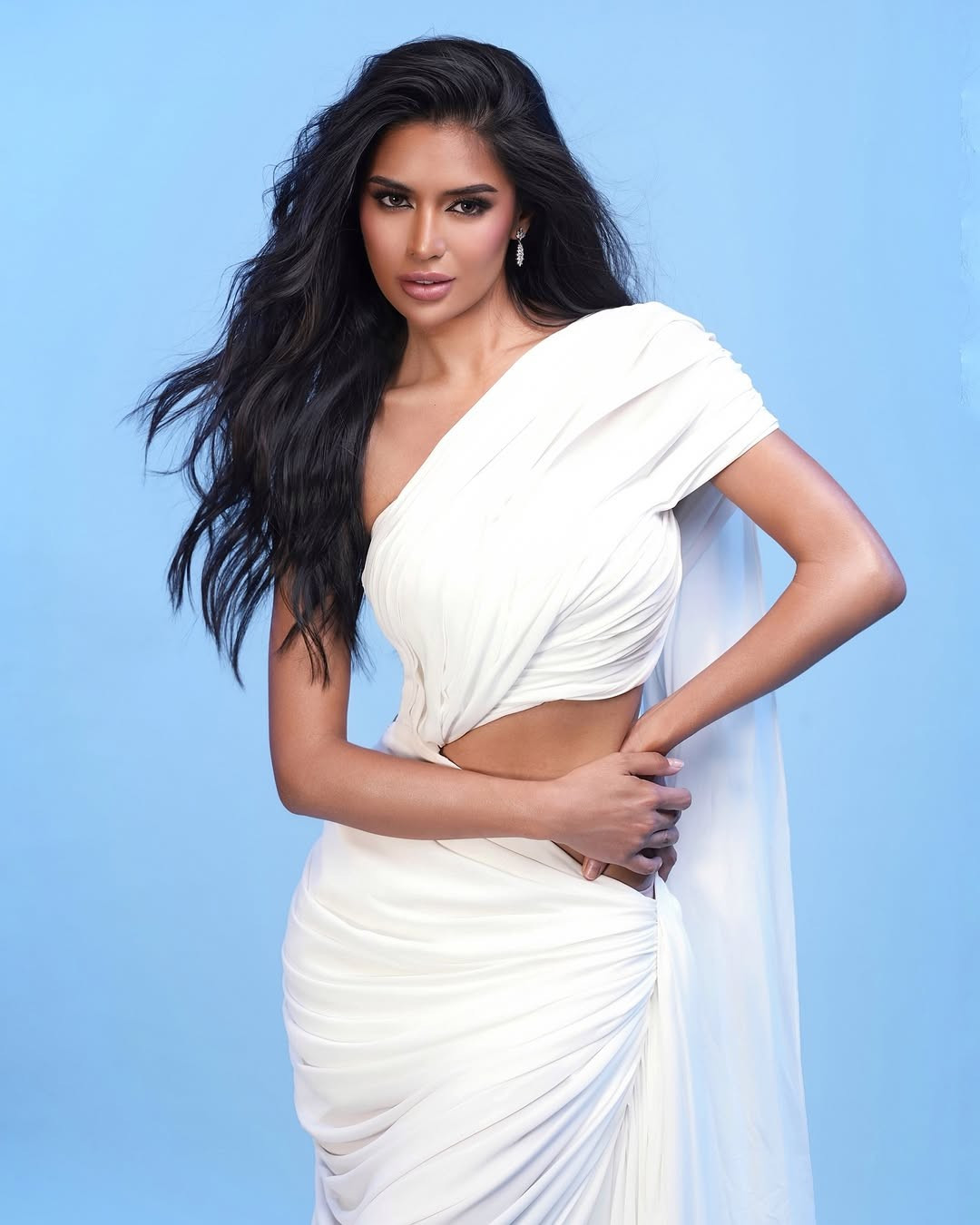 Đại diện Philippines - Krishnah Gravidez là ứng viên nổi trội của khu vực châu Á. Krishnah Gravidez năm nay 23 tuổi, là sinh viên chuyên ngành xây dựng kỹ thuật dân dụng. Tại cuộc thi năm nay, Krishnah Gravidez không giành được thành tích ở các phần thi phụ nhưng các chuyên gia vẫn đánh giá cô là đối thủ nặng ký.