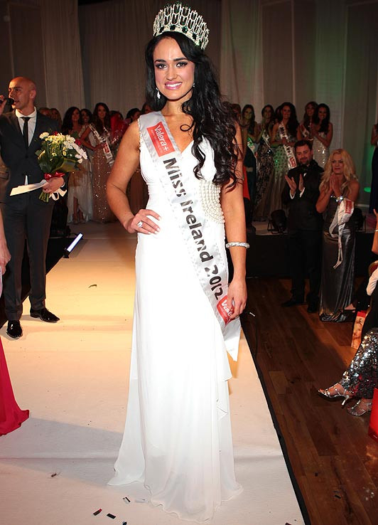 Người đẹp Marie Hughes bị tước vương miện Hoa hậu Ireland vì...quá già!. Người đẹp Marie Hughes bị tước vương miện Hoa hậu Ireland vì...quá già!