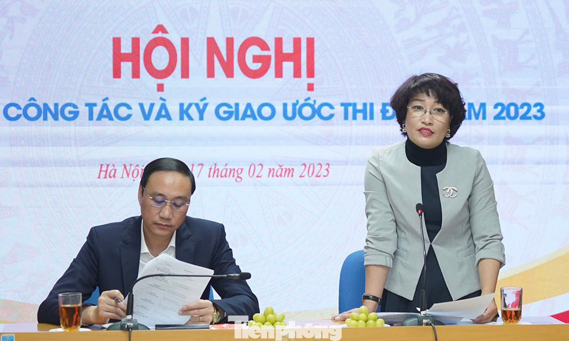 Chị Hạnh phát biểu tại hội nghị. Ảnh: CTV