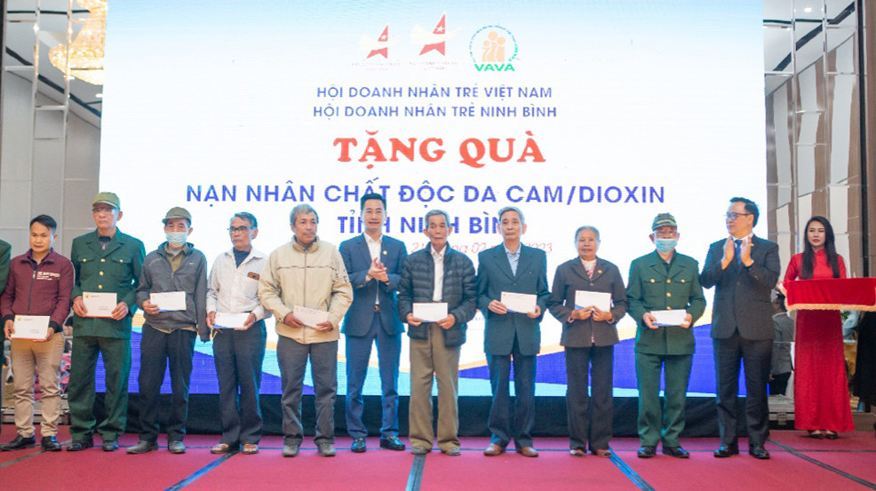 Nhiều phần quà tặng nạn nhân chất độc da cam. Ảnh: BTC Nhiều phần quà tặng nạn nhân chất độc da cam. Ảnh: BTC